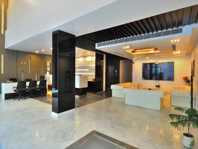 Hotel Elegance Nuova Delhi Esterno foto