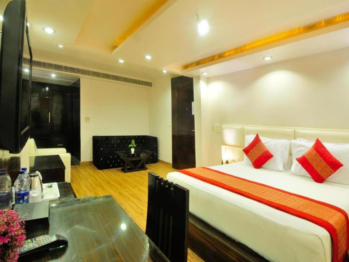 Hotel Elegance Nuova Delhi Esterno foto