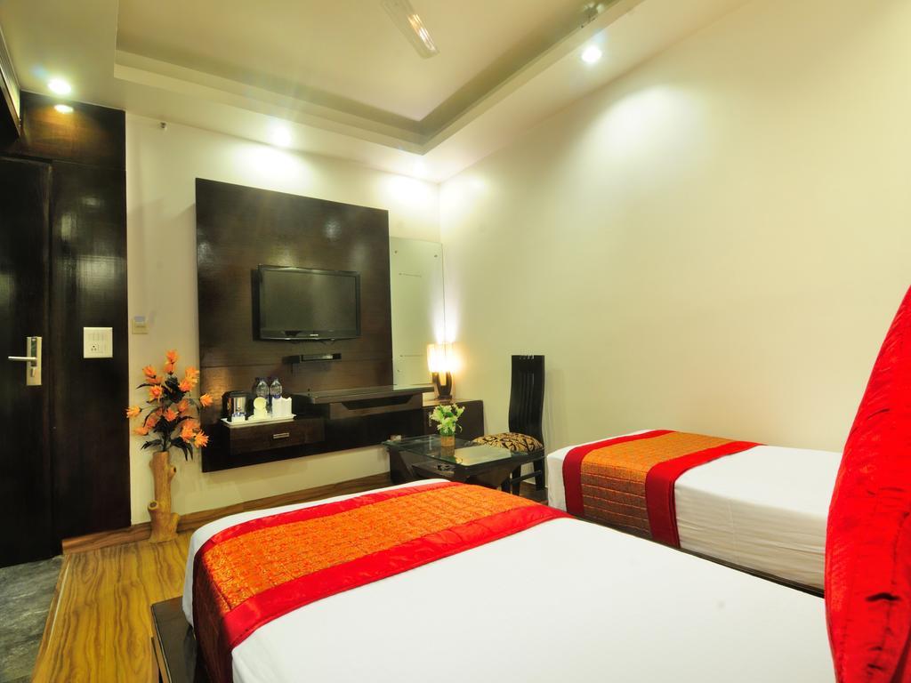 Hotel Elegance Nuova Delhi Esterno foto