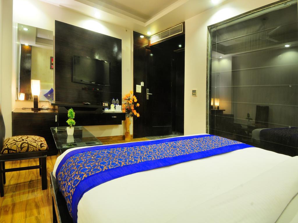 Hotel Elegance Nuova Delhi Esterno foto