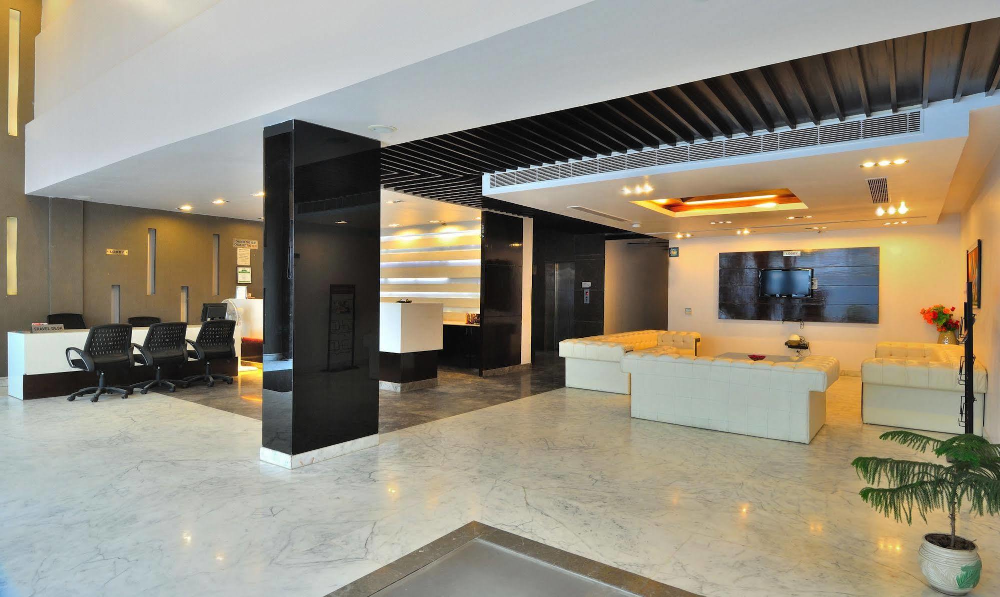 Hotel Elegance Nuova Delhi Esterno foto