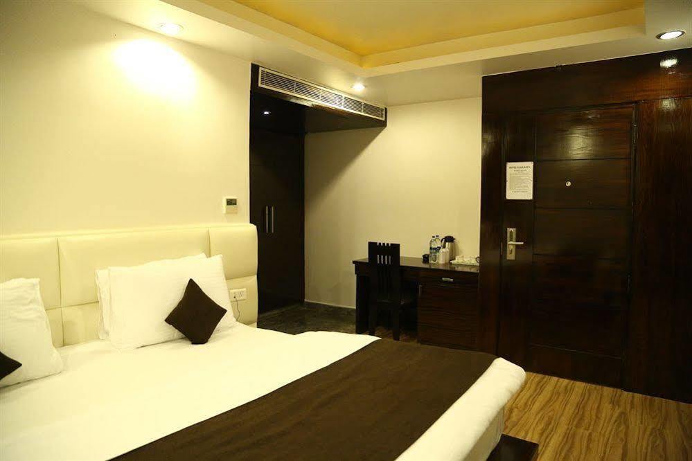 Hotel Elegance Nuova Delhi Esterno foto